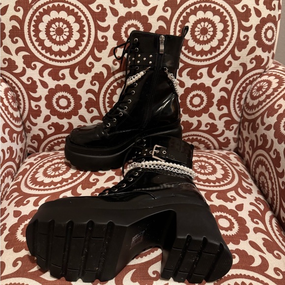 Forever 21 Boots - Picture 3 of 4